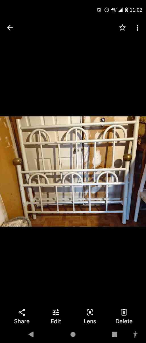 antique Cast iron full size bed frame and rails - Tulsa, Oklahoma