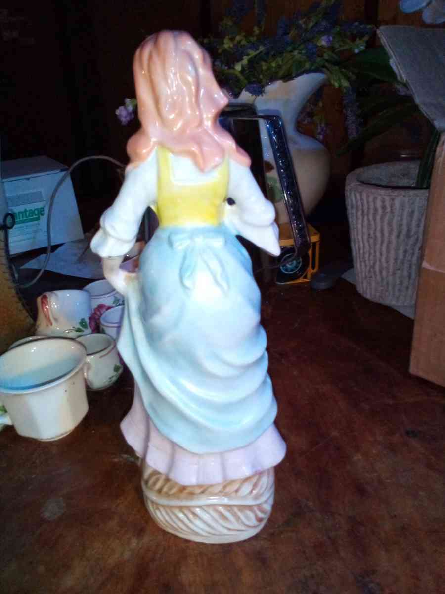 collectible vintage lady holding flower stand - Franklin, Louisiana - FleaMarketBay