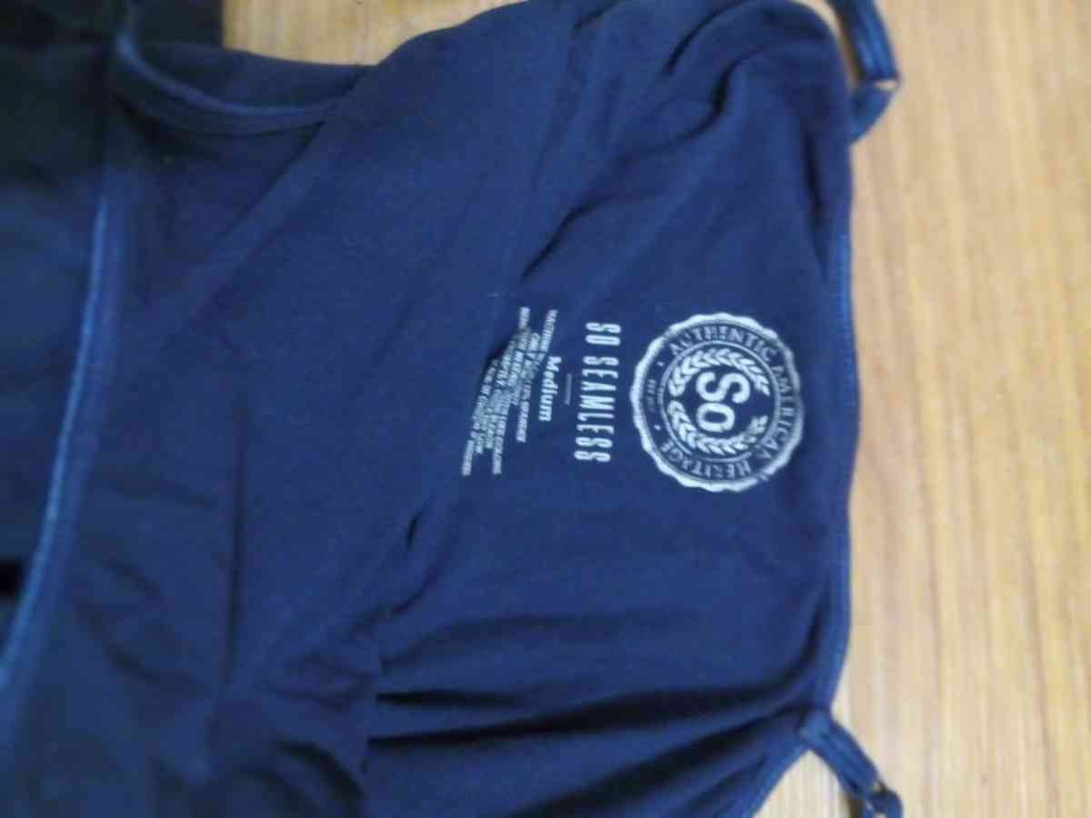 2 womens size medium shirts - Colorado Springs, Colorado - FleaMarketBay