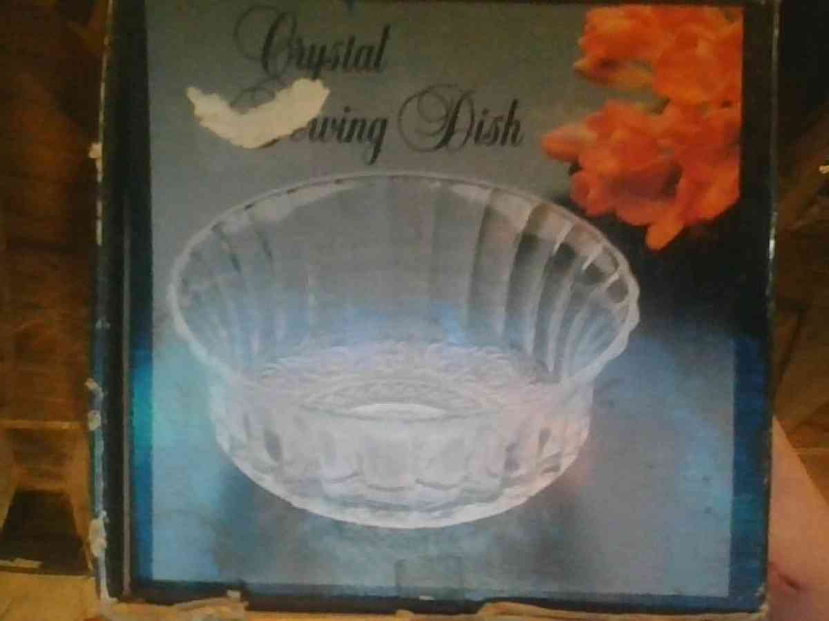 CRYSTAL SEWING DISH - Alliance, Ohio - FleaMarketBay