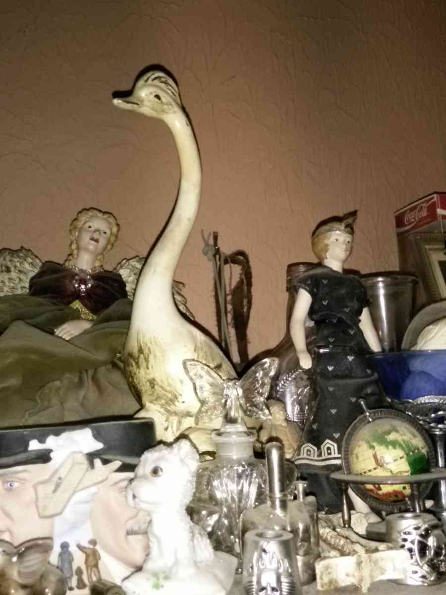 From AtoZ vintage and recent currency jewelry paintings ect - Philadelphia, Pennsylvania - FleaMarketBay