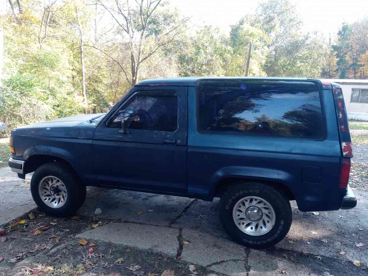 89 bronco 2 4 wheel drive - Ashland, Kentucky - FleaMarketBay