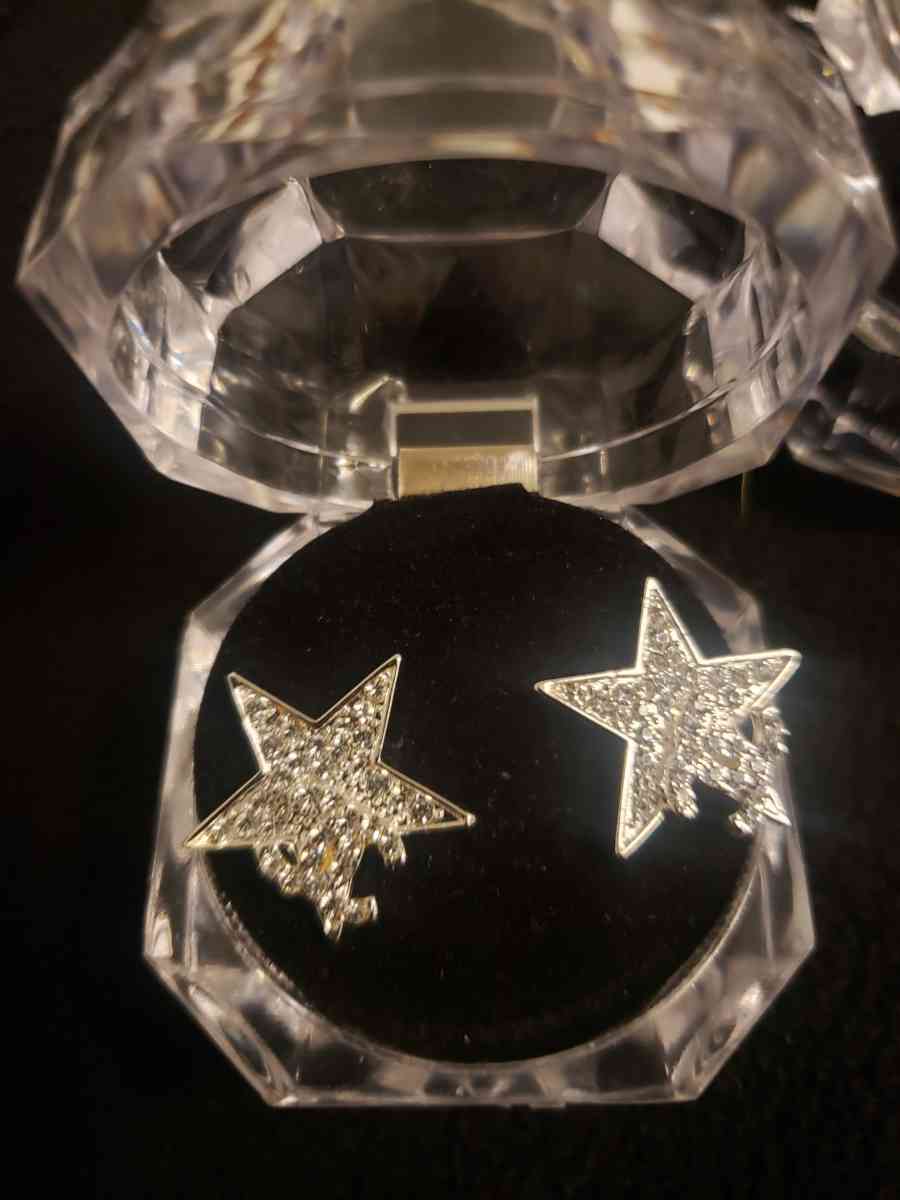 ear rings - Montebello, California - FleaMarketBay