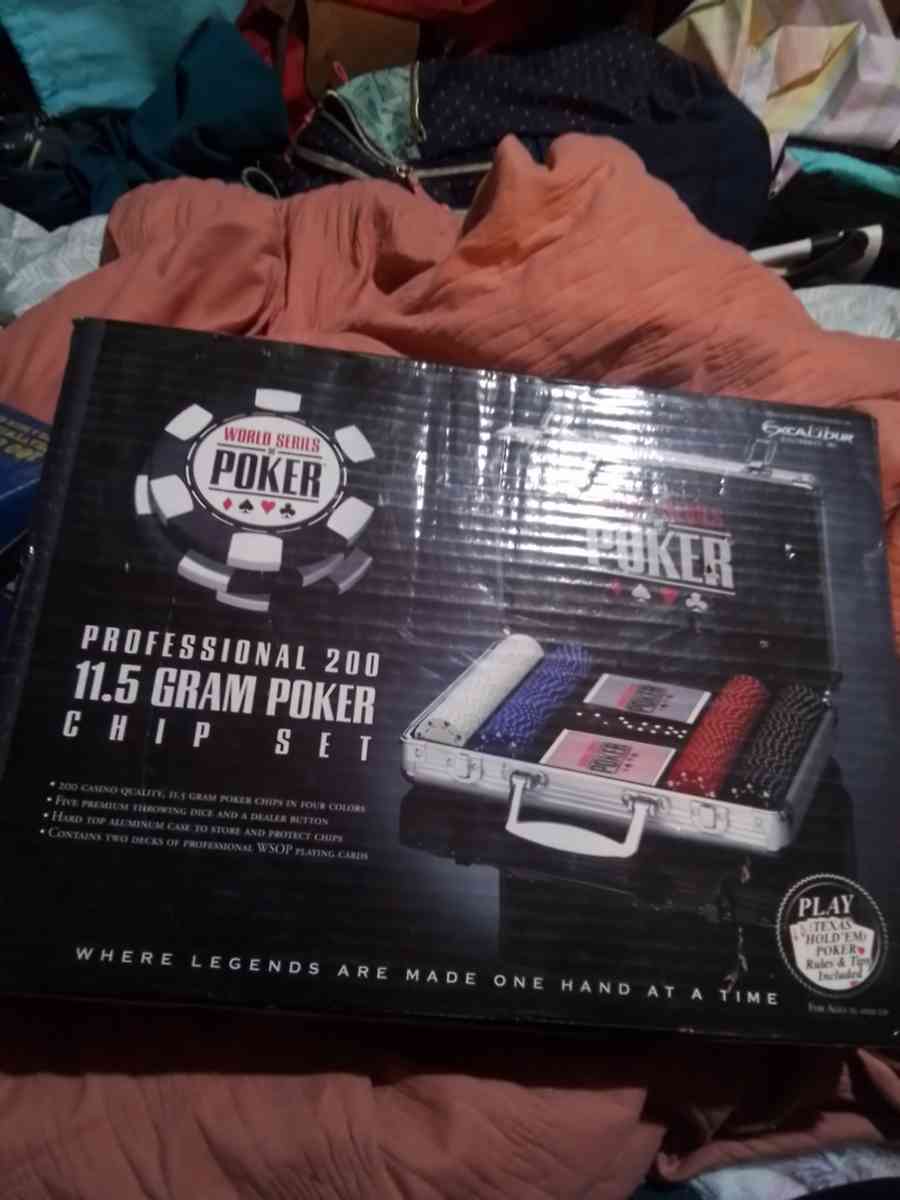 professional 200 11 5 gram poker chip set - Louisville, Kentucky