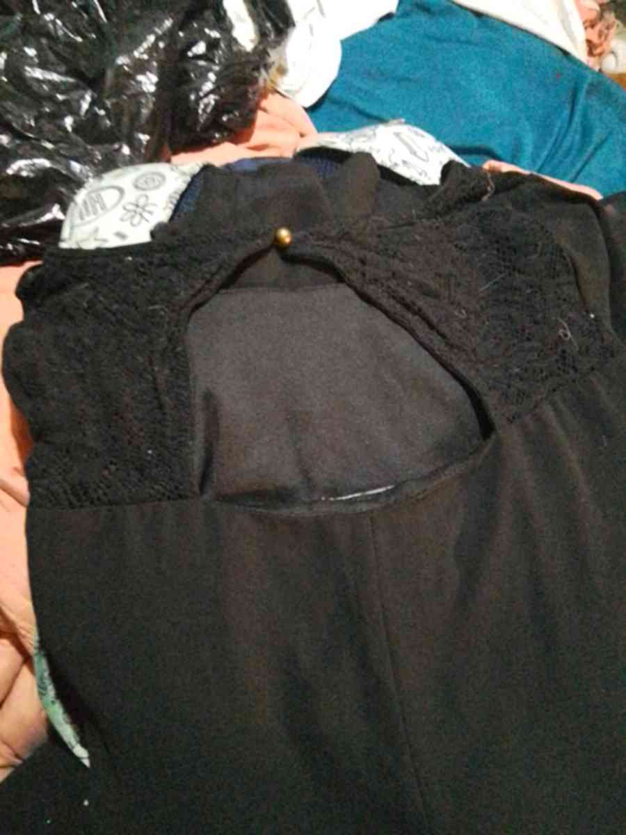 woman black dress - Louisville, Kentucky - FleaMarketBay