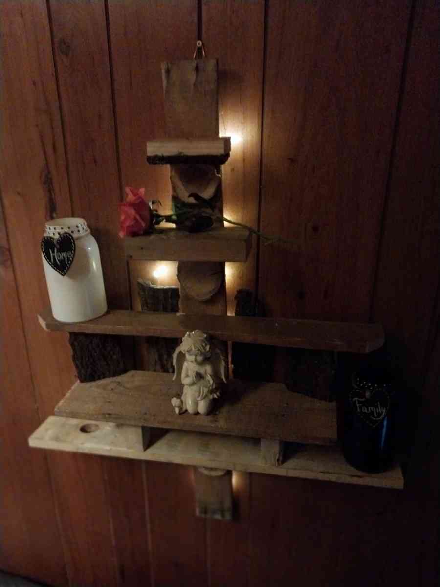 Unique Wall Sheviling Handmade Reclaimed - Effingham, Illinois - FleaMarketBay