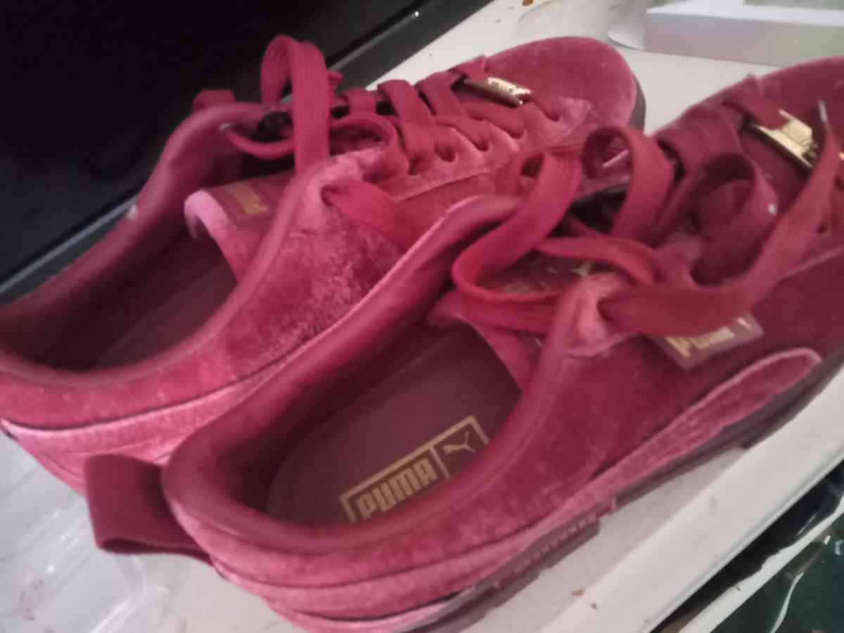 red velvet puma shoes - Hutto, Texas - FleaMarketBay