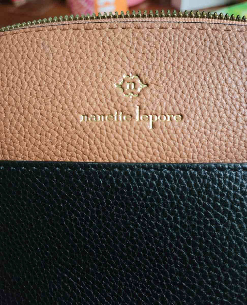 Nanette Lepore Crossbody Bag - Cleveland, Ohio - FleaMarketBay