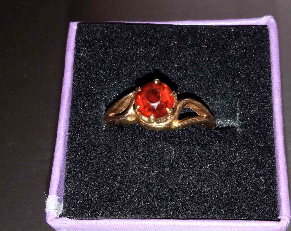 Rare 10K Yellow Gold Almandine Garnet Ring - West Jordan, Utah