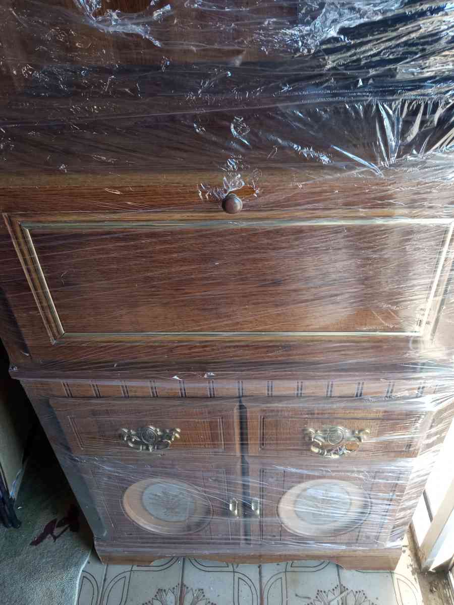 oak hutch - Oswego, New York - FleaMarketBay