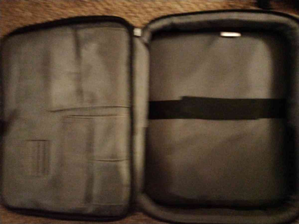 Targus Laptop Carrying Case - Muskegon, Michigan - FleaMarketBay