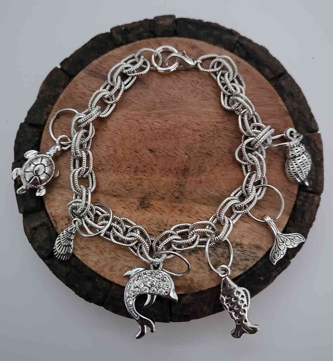 For sale New bracelet free shipping - Boca Raton, Florida - FleaMarketBay