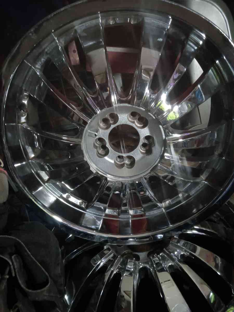 20 inch universal rims - San Angelo, Texas