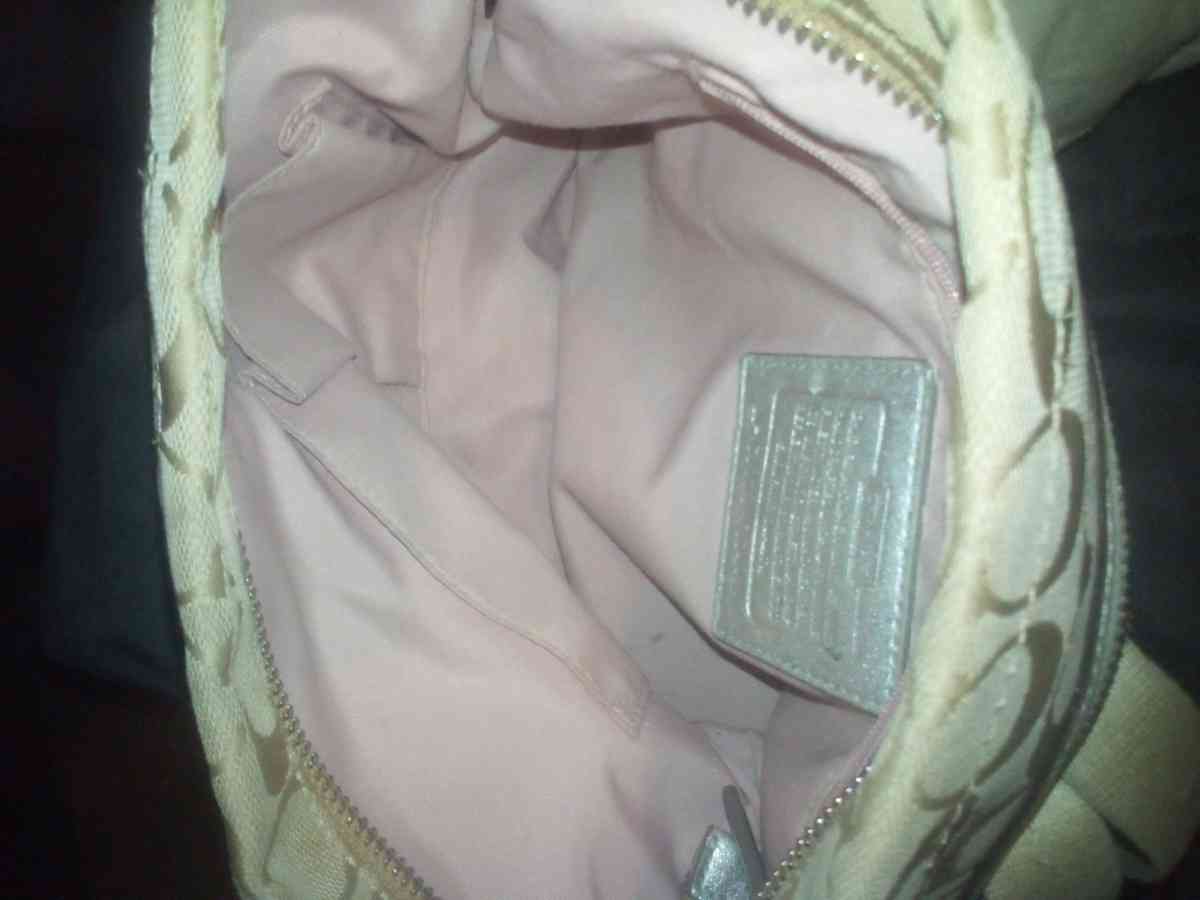 COACH PURSE - Oklahoma City, Oklahoma - FleaMarketBay
