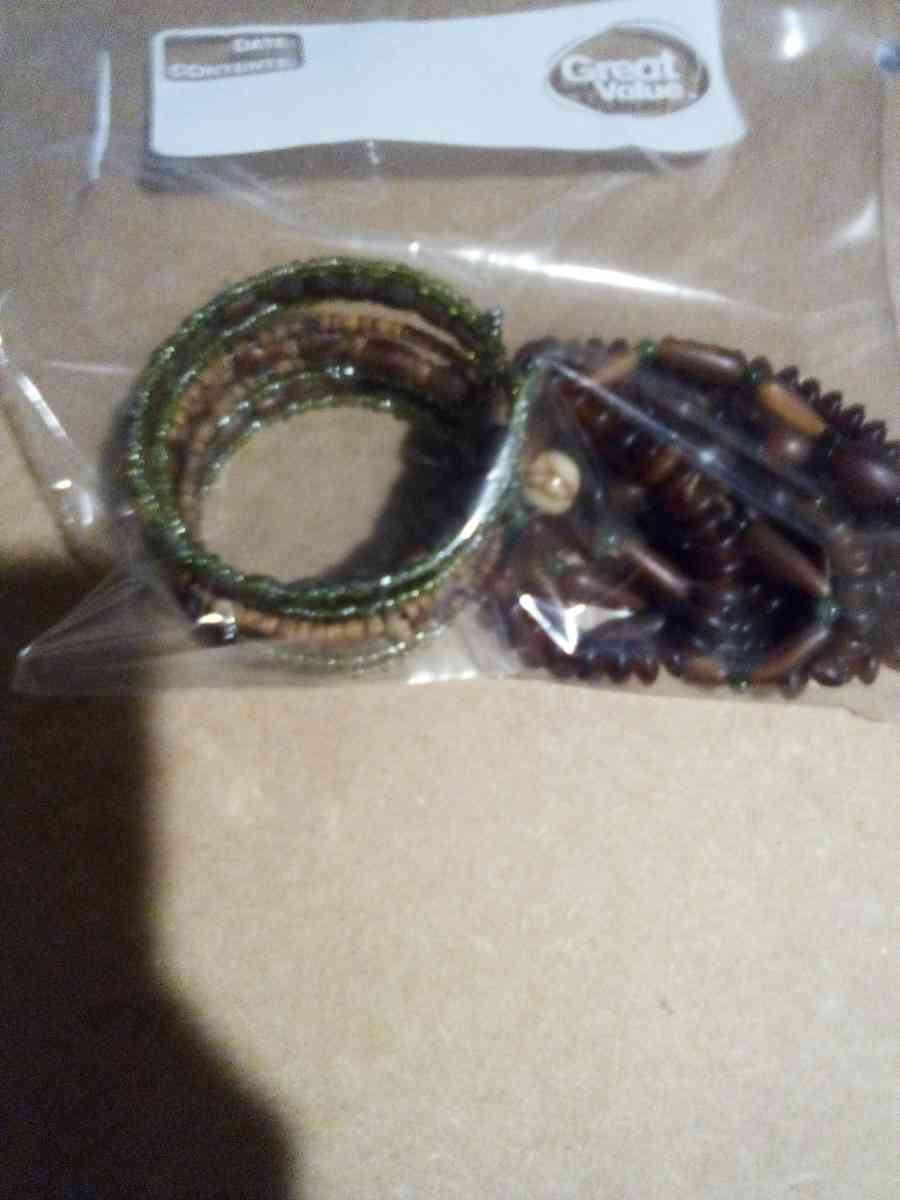 Bracket and necklace set - Columbus, Ohio - FleaMarketBay