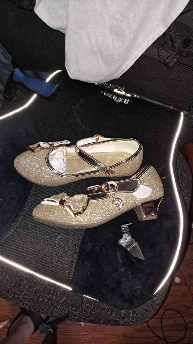 childs gold Shiney Mary Jane dress shoes - Fort Worth, Texas