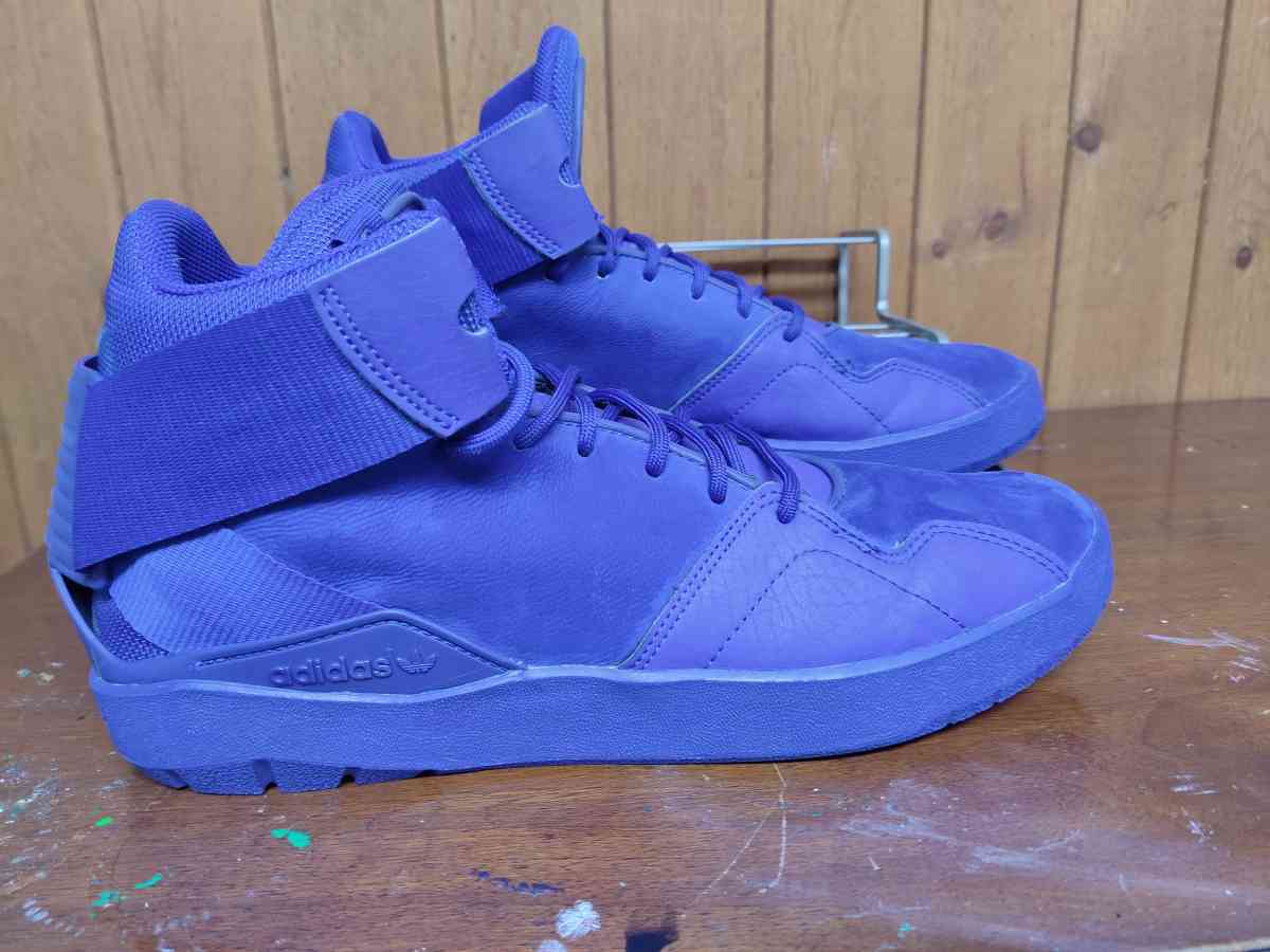 Adidas - Colorado Springs, Colorado - FleaMarketBay