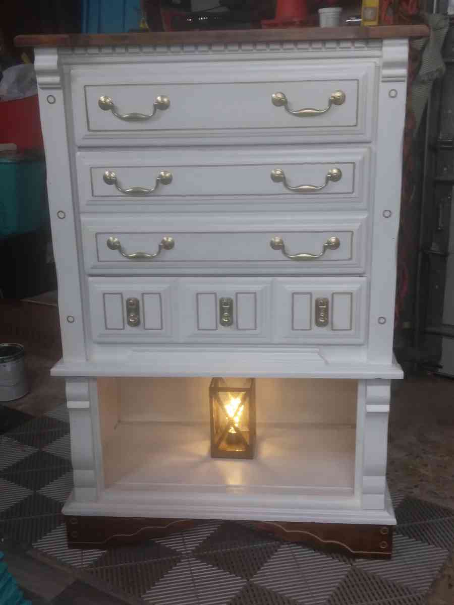 dresser - Lithia Springs, Georgia