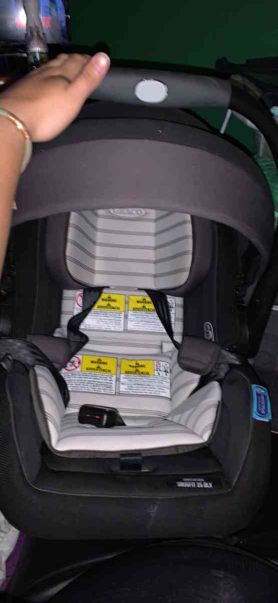baby car seat - Brooklyn, New York - FleaMarketBay