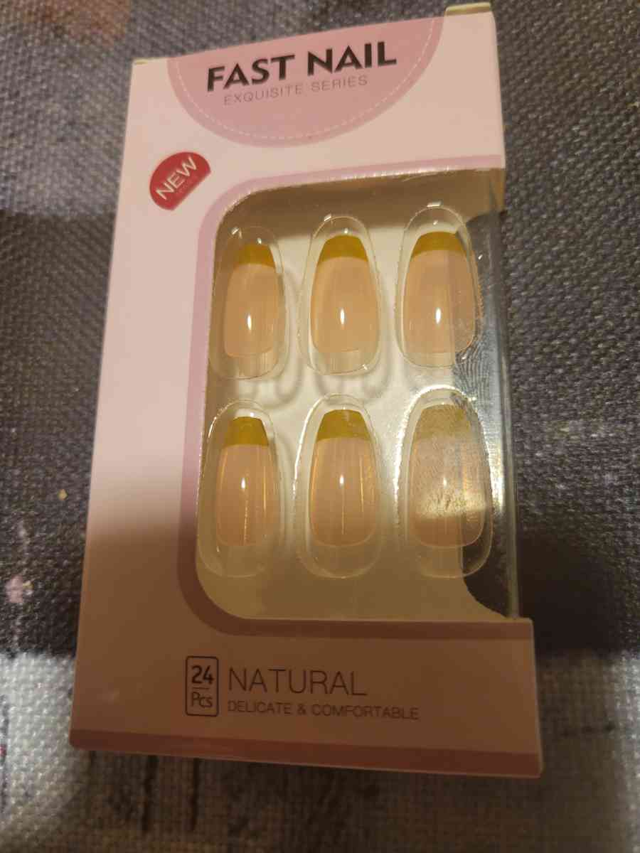 Womens Fake Nails - East Boston, Massachusetts - FleaMarketBay