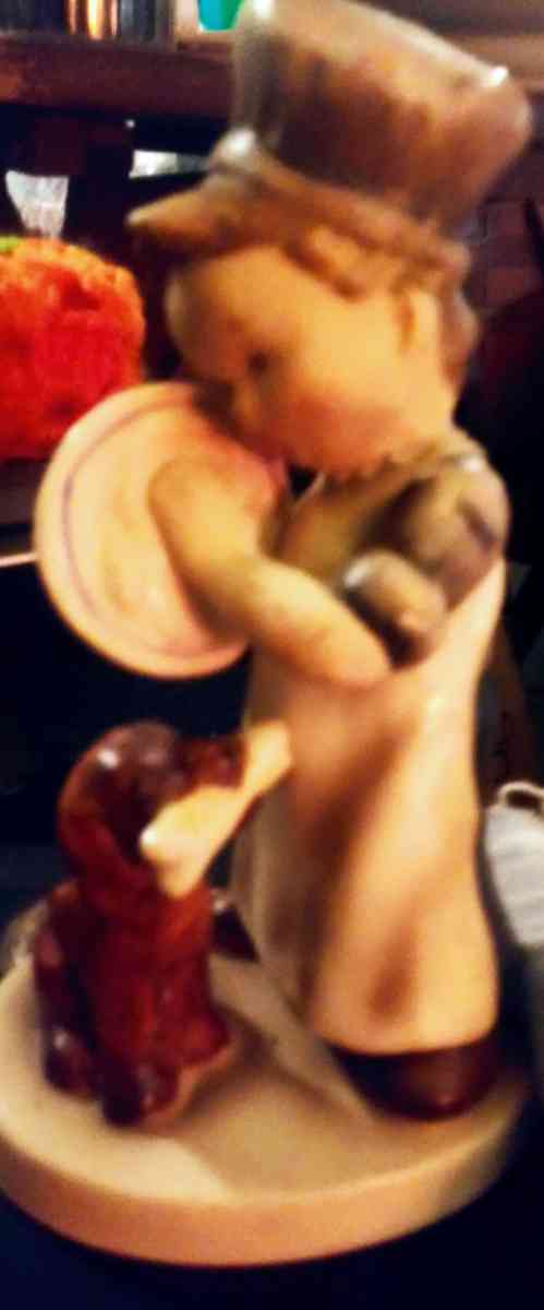 Dishwasher figurine - Alliance, Ohio