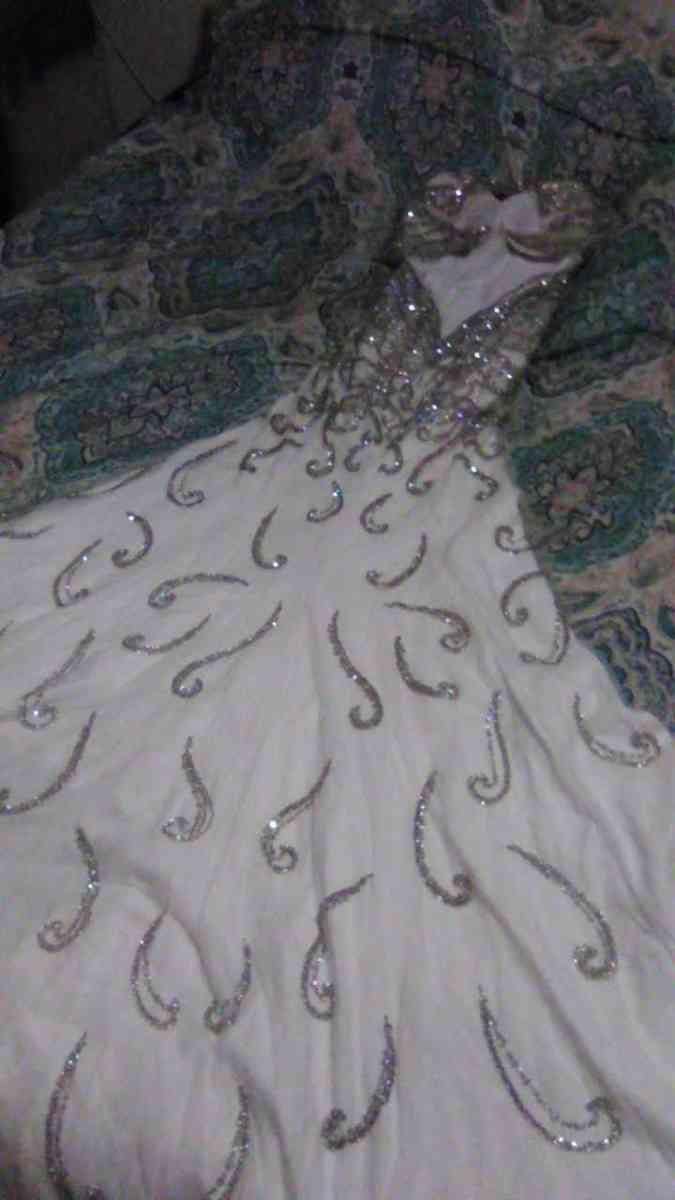 wedding dress - Wayne, West Virginia - FleaMarketBay