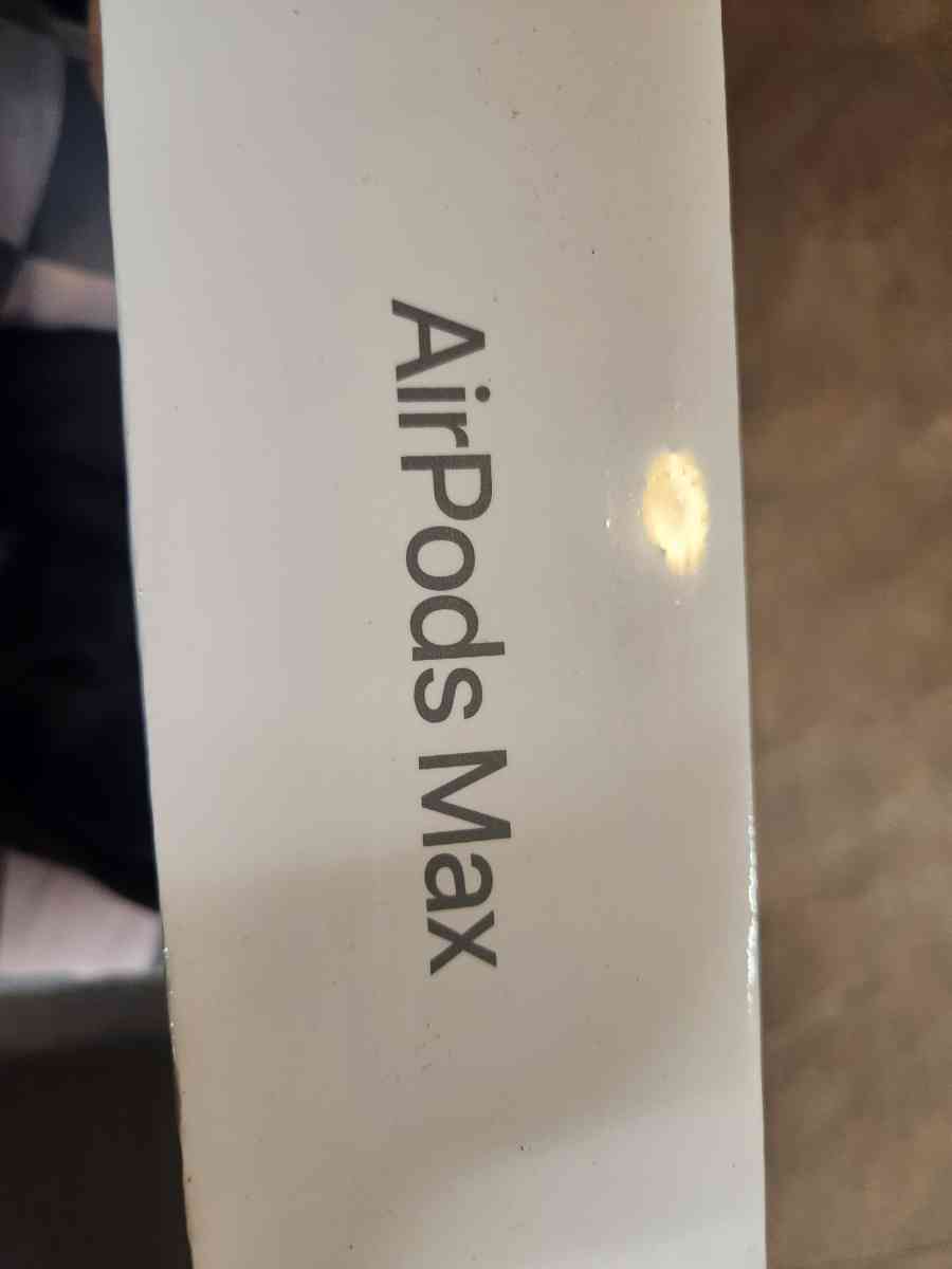 Airpods Max - Los Angeles, California - FleaMarketBay