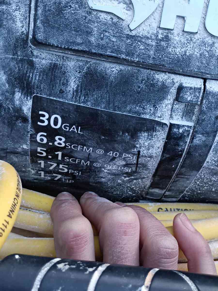 husky air compressor - Everett, Washington - FleaMarketBay