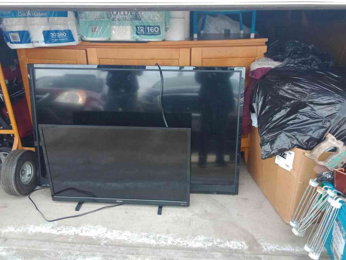 Phillips ROKU and VIZIO smart TV - Fresno, California - FleaMarketBay