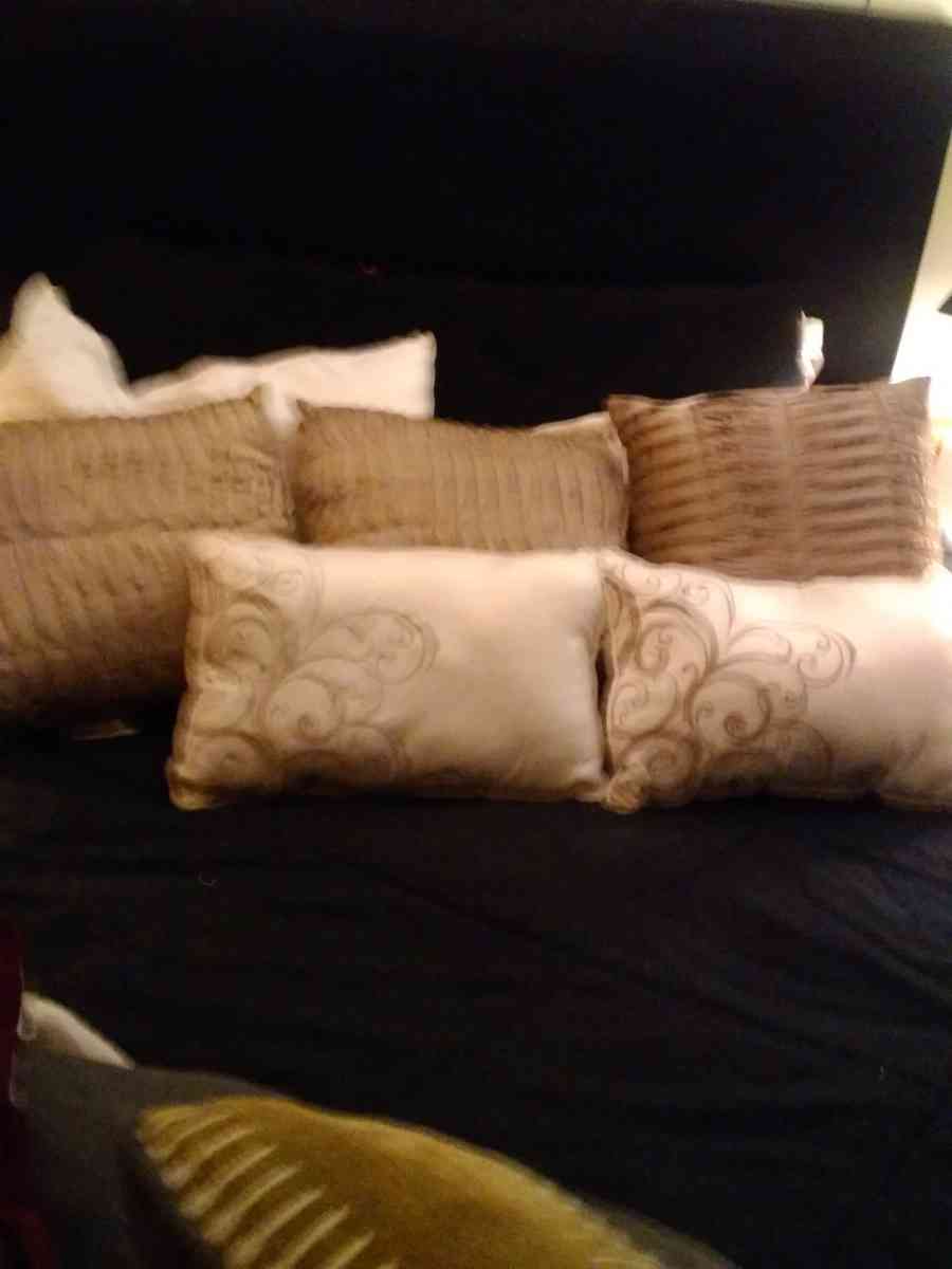 Sunham home fashions decorative pillowspillows - Achilles, Virginia - FleaMarketBay