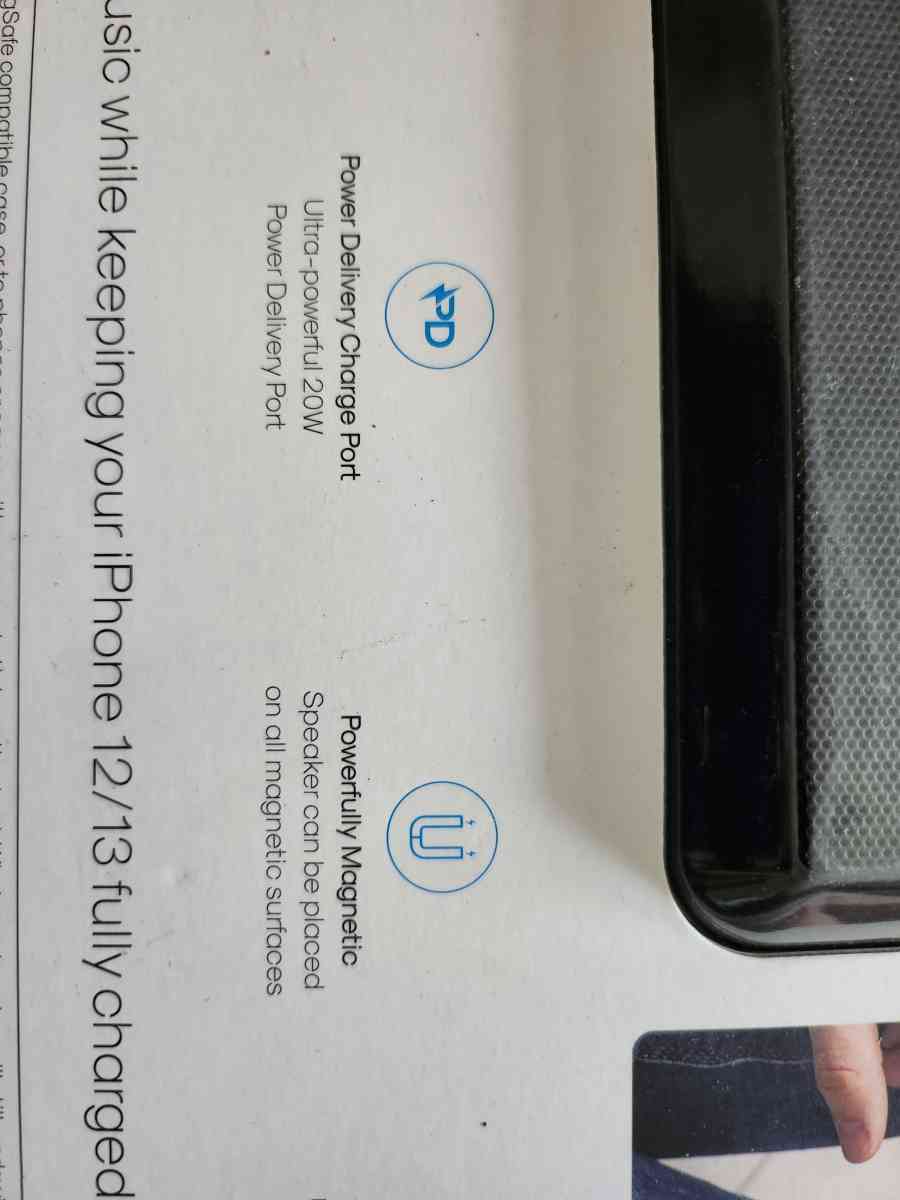 ATOMI Wireless Magnetic Fast Charger With Bluetooth Speaker - Terre Haute, Indiana - FleaMarketBay