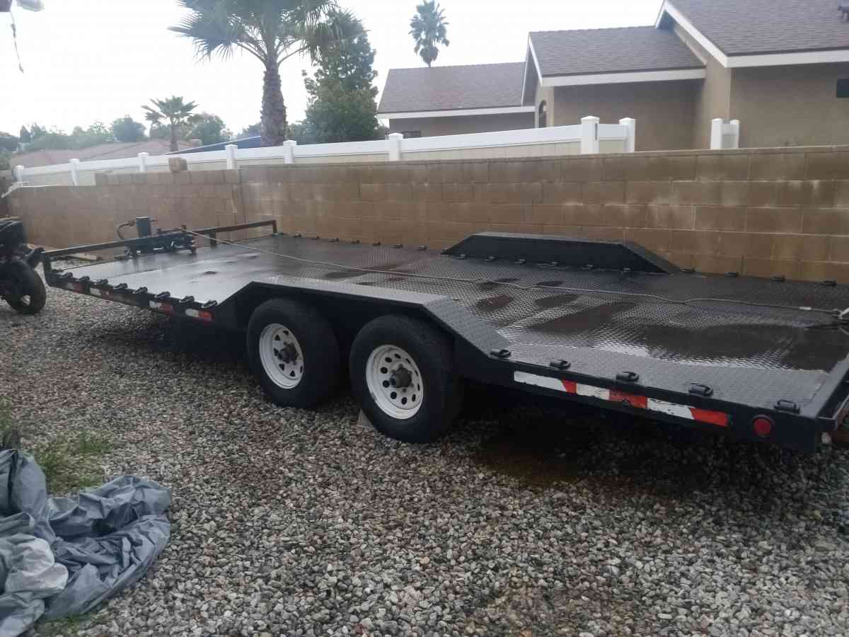 PJ Equipment trailer Car hauler - Adelanto, California