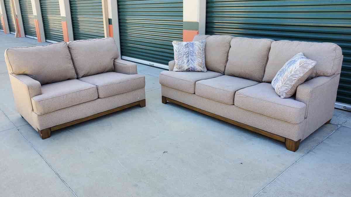Couch set delivery available - Norwalk, California