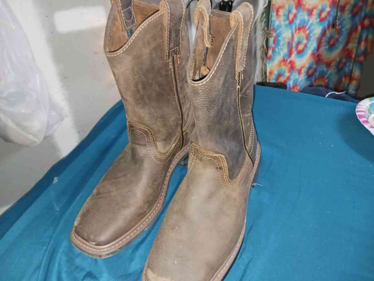 Mens Boots - Cambridge City, Indiana - FleaMarketBay