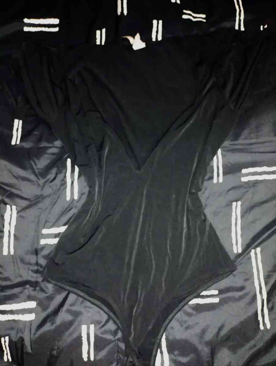 black bodysuit size L can fit a M - Anaheim, California - FleaMarketBay
