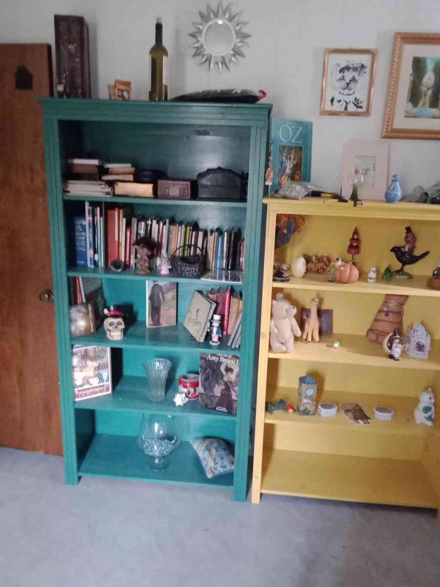 Wooden Bookshelf - Dallas, North Carolina - FleaMarketBay