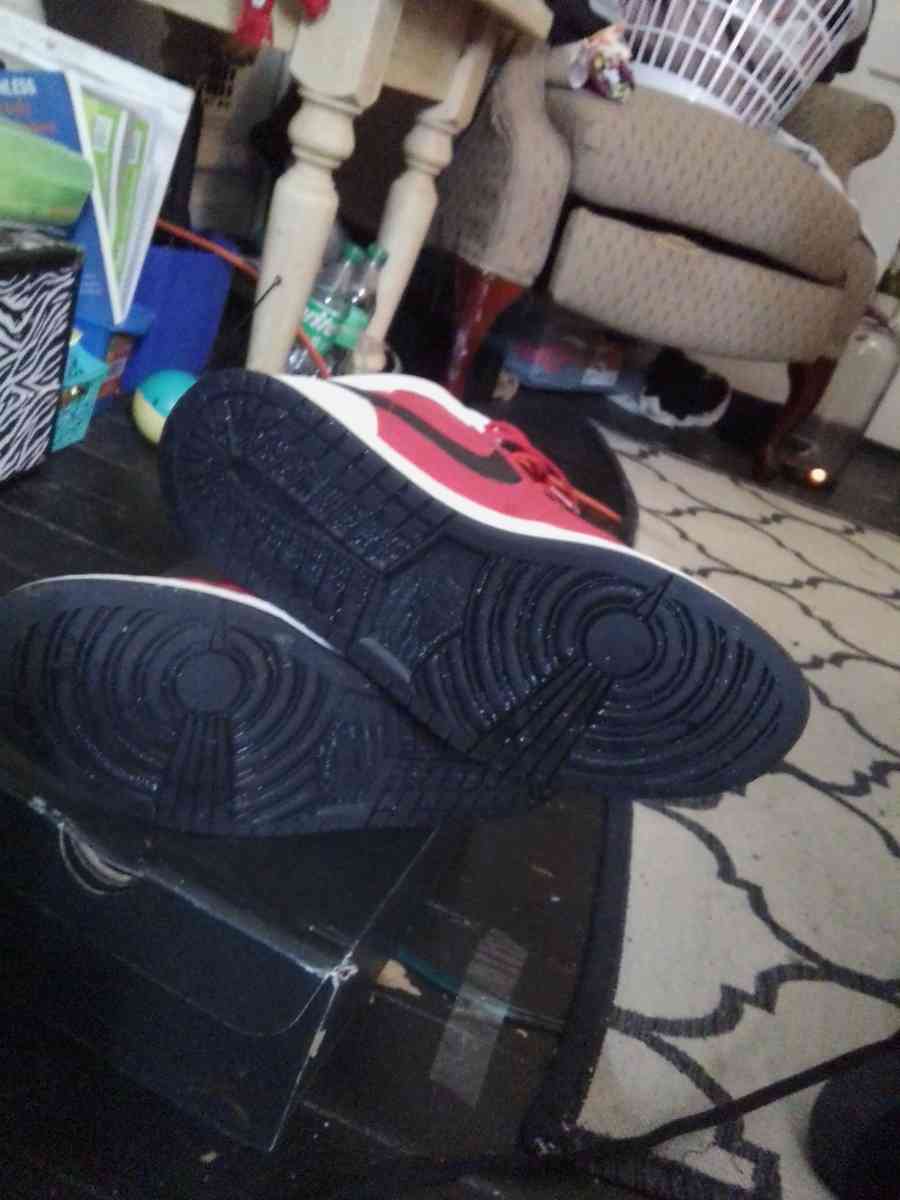 Jordan 1s in great shape and please dont waste OUR time - Bethlehem, Pennsylvania - FleaMarketBay