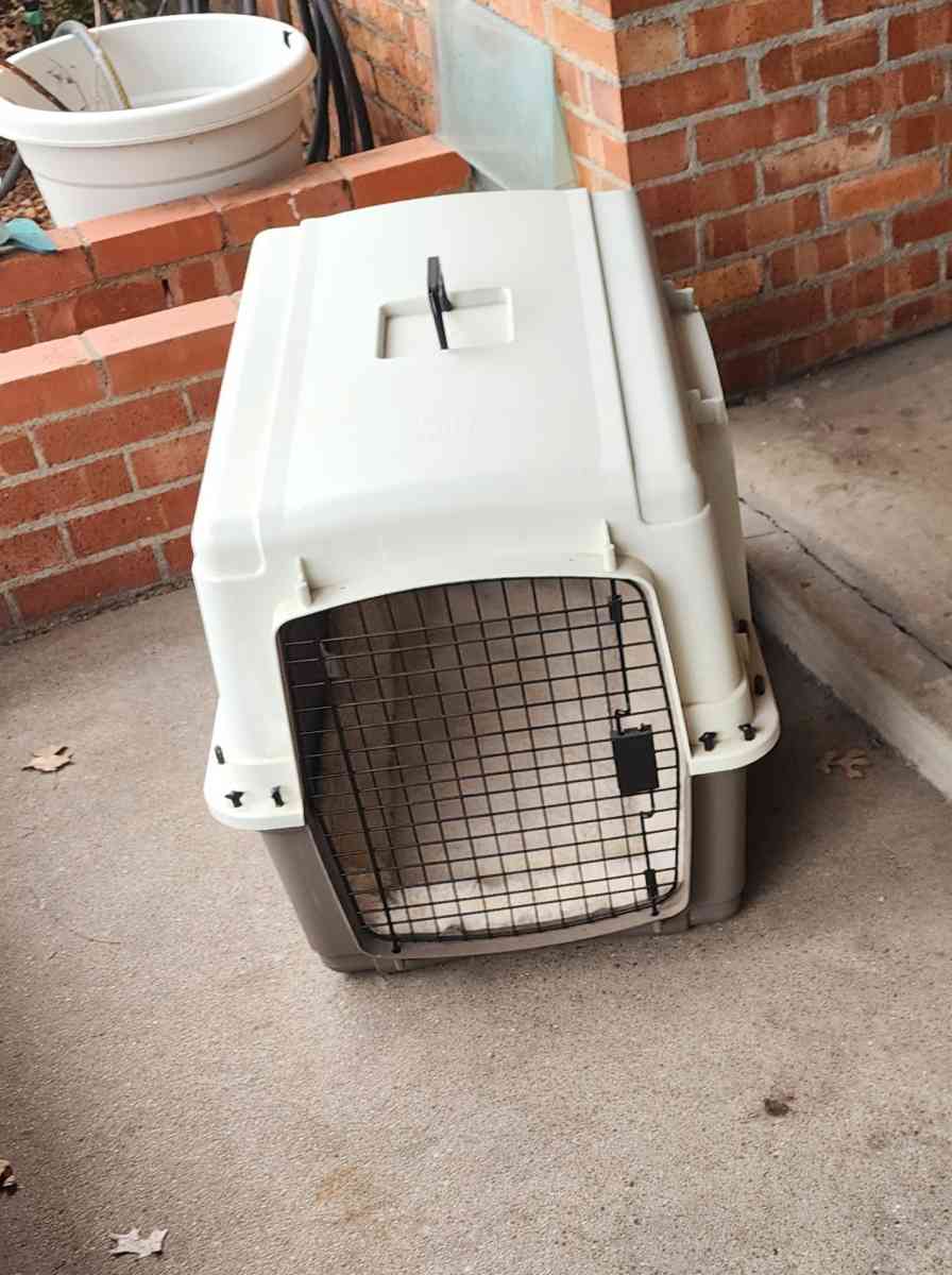 Pet Lodge 33x23x22 dog crate - Fort Worth, Texas - FleaMarketBay