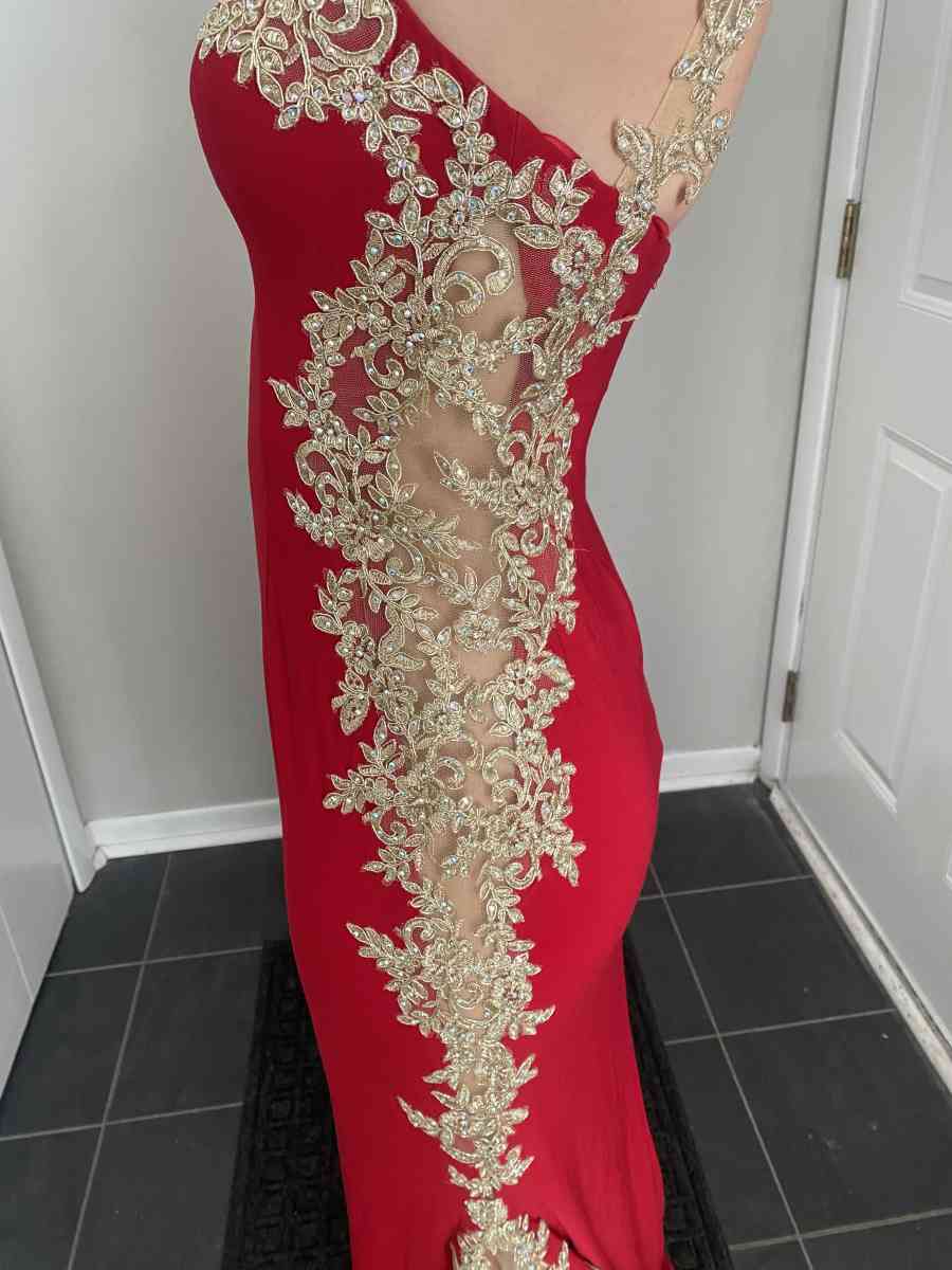 Beautiful Red and Gold Dress - Novi, Michigan - FleaMarketBay