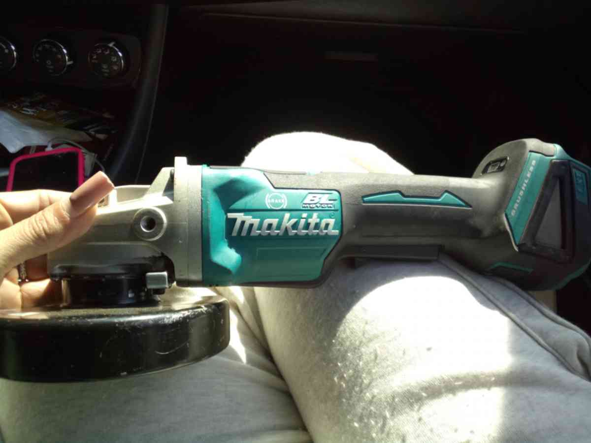 Makita grinder - San Joaquin, California - FleaMarketBay