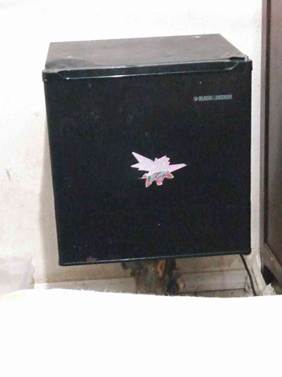 refrigerator - Mobile, Alabama - FleaMarketBay