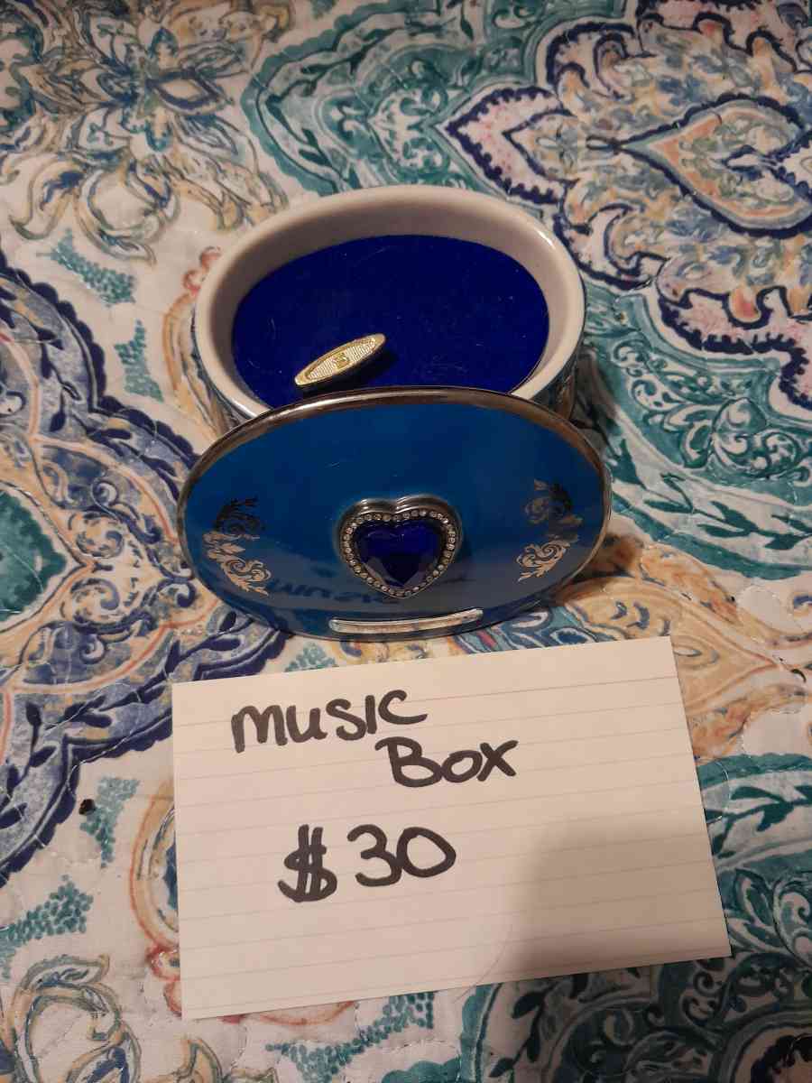 Titanic music box - Pueblo, Colorado - FleaMarketBay