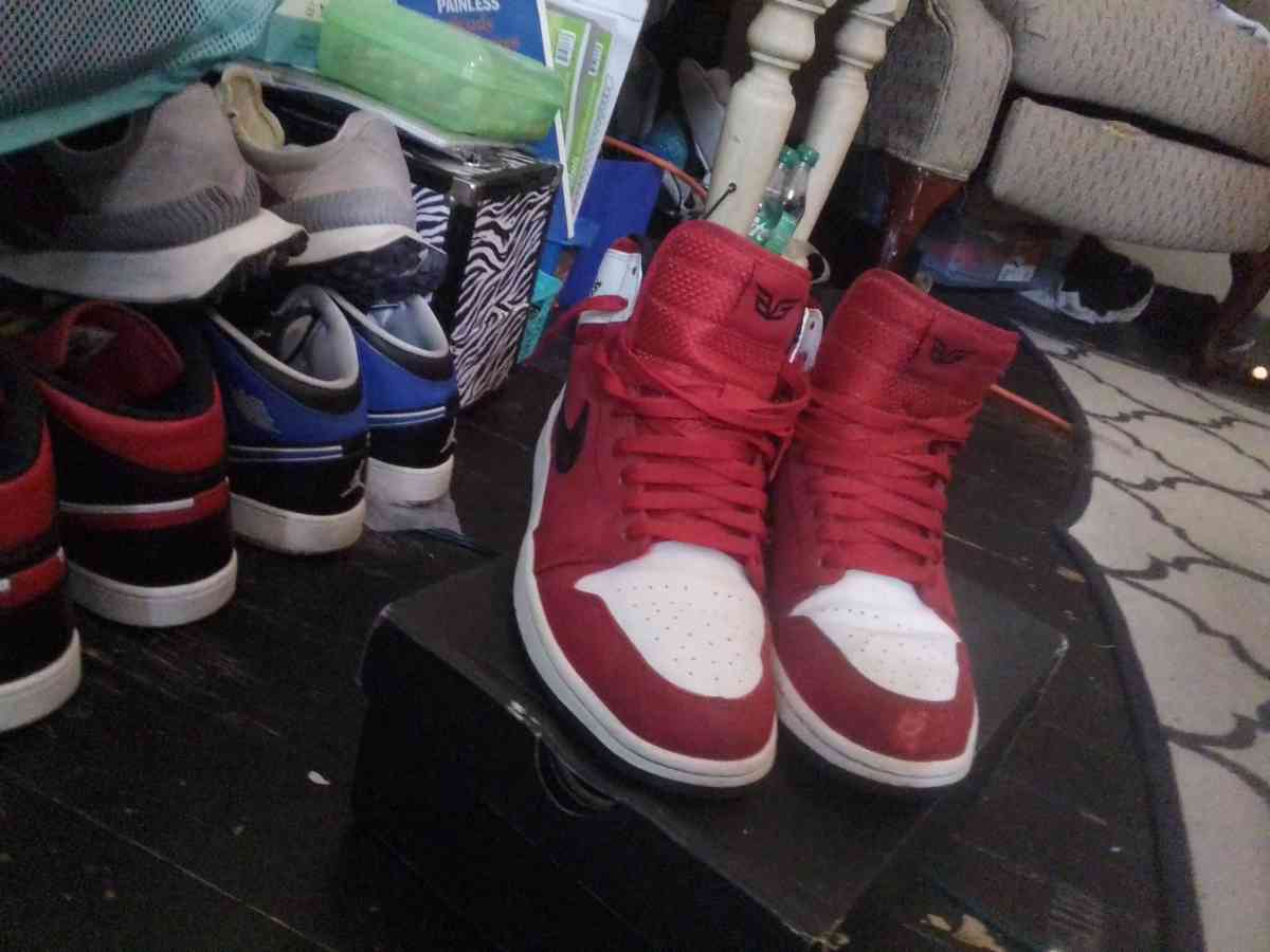 Jordan 1s in great shape and please dont waste OUR time - Bethlehem, Pennsylvania - FleaMarketBay