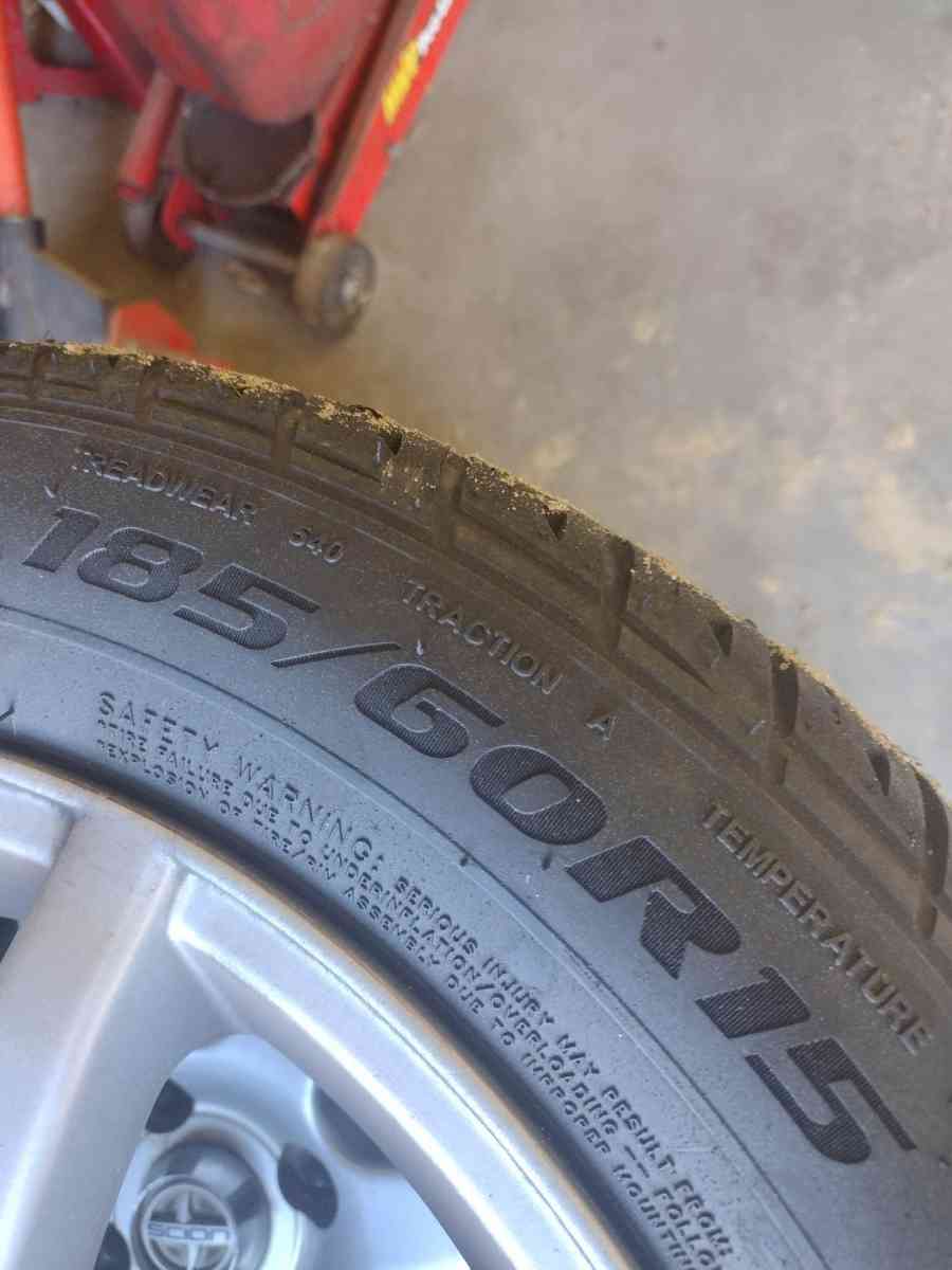 185 60 15 - Lumberton, North Carolina