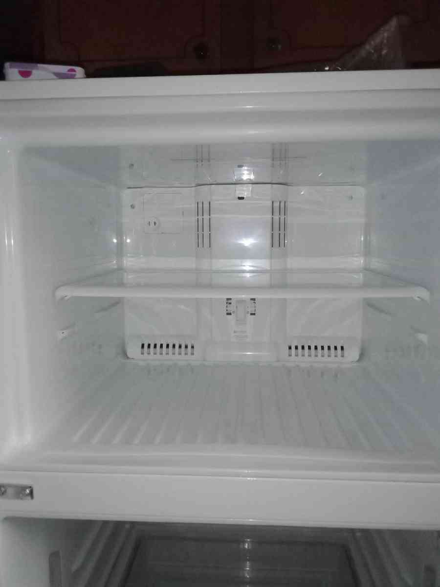 Refrigerator - Dallas, North Carolina - FleaMarketBay