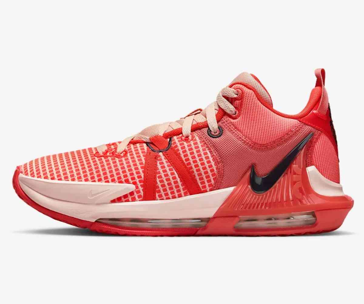 NIKE LEBRON WITNESS 7 - Commerce, Georgia