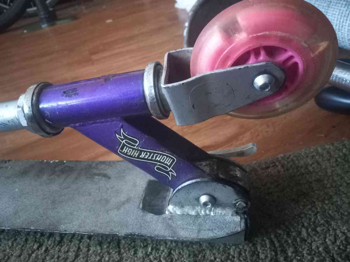 monster high kick scooter - San Diego, California - FleaMarketBay