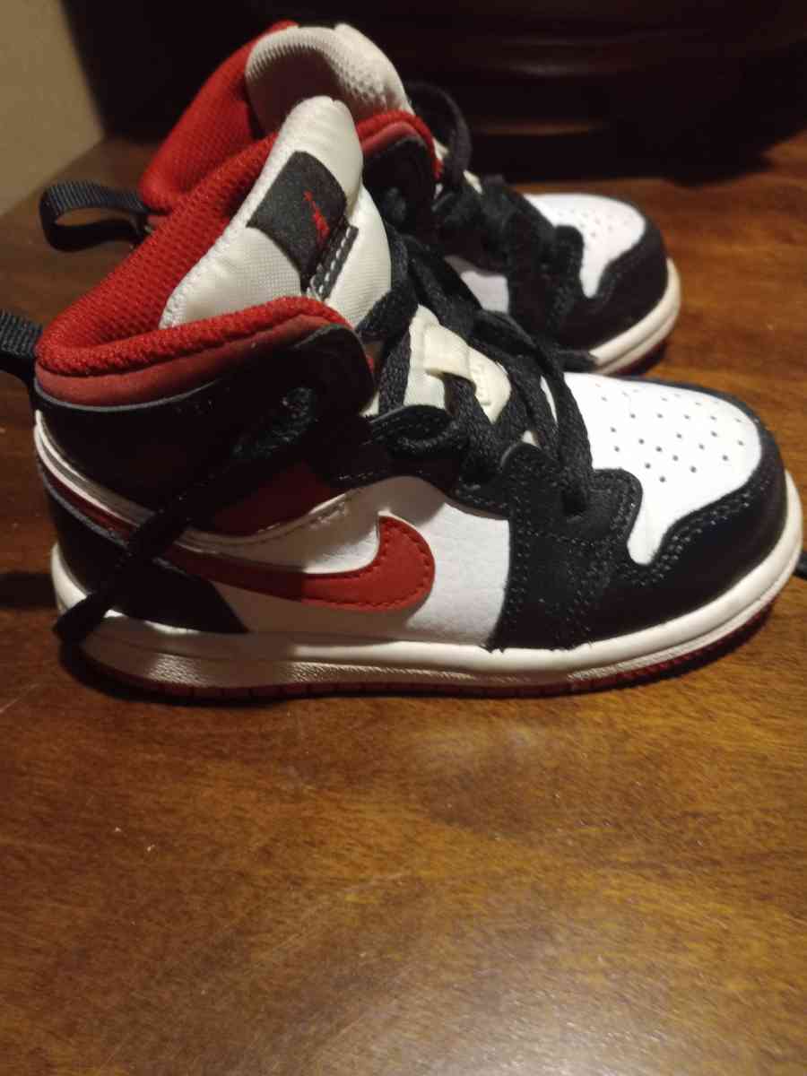 Nike boys shoes - Vine Grove, Kentucky - FleaMarketBay