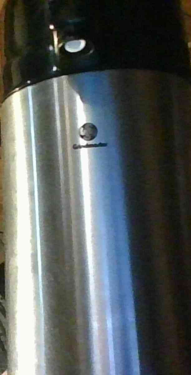 Theremus Container to keep drinks hot or cold - Alliance, Ohio