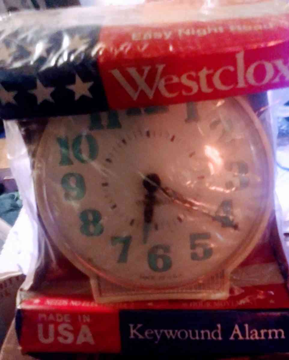 WHITE TABLE ALARM CLOCK - Alliance, Ohio